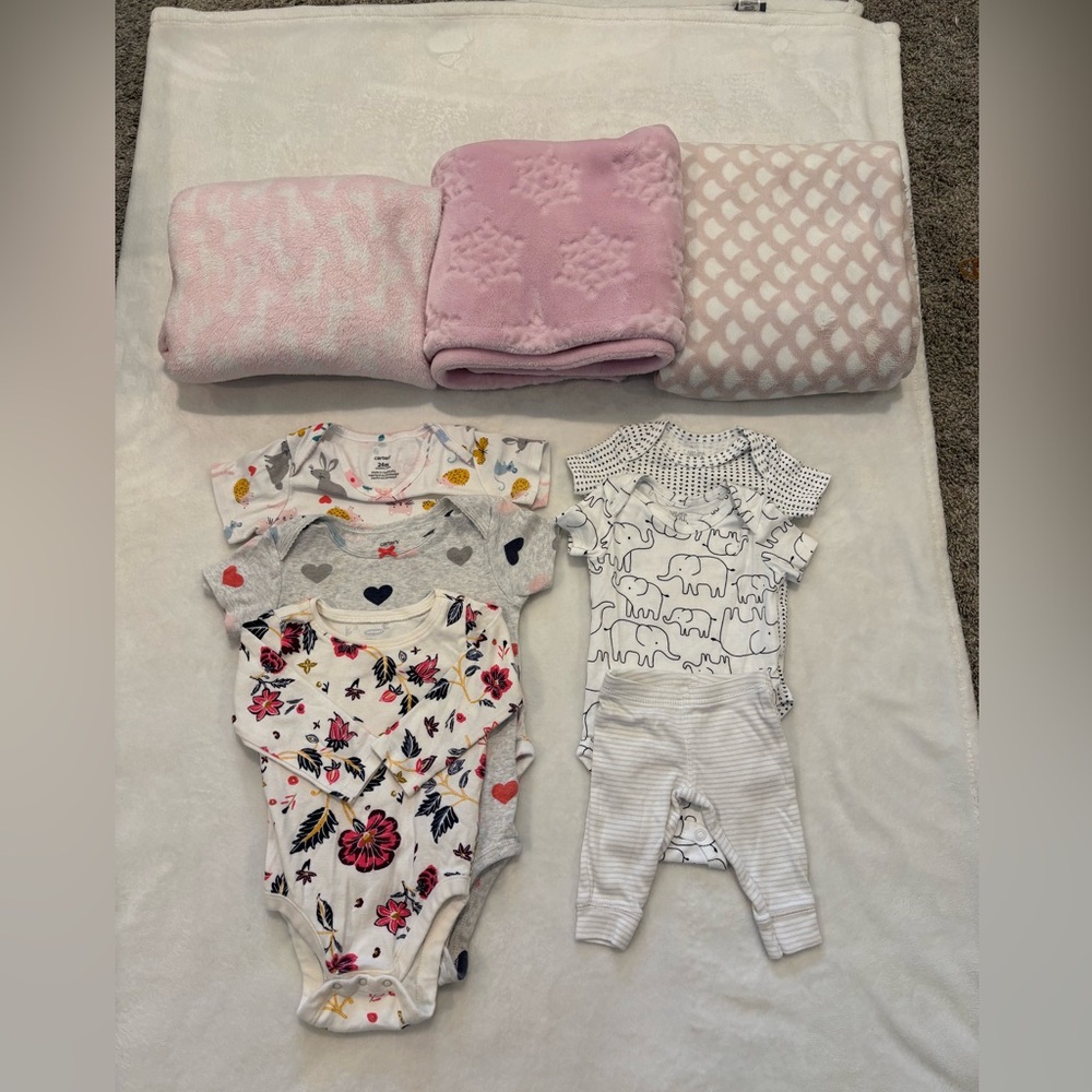 Bundle set of 3 Baby Blankets, 5 Onesies and 1 pair of NB pants